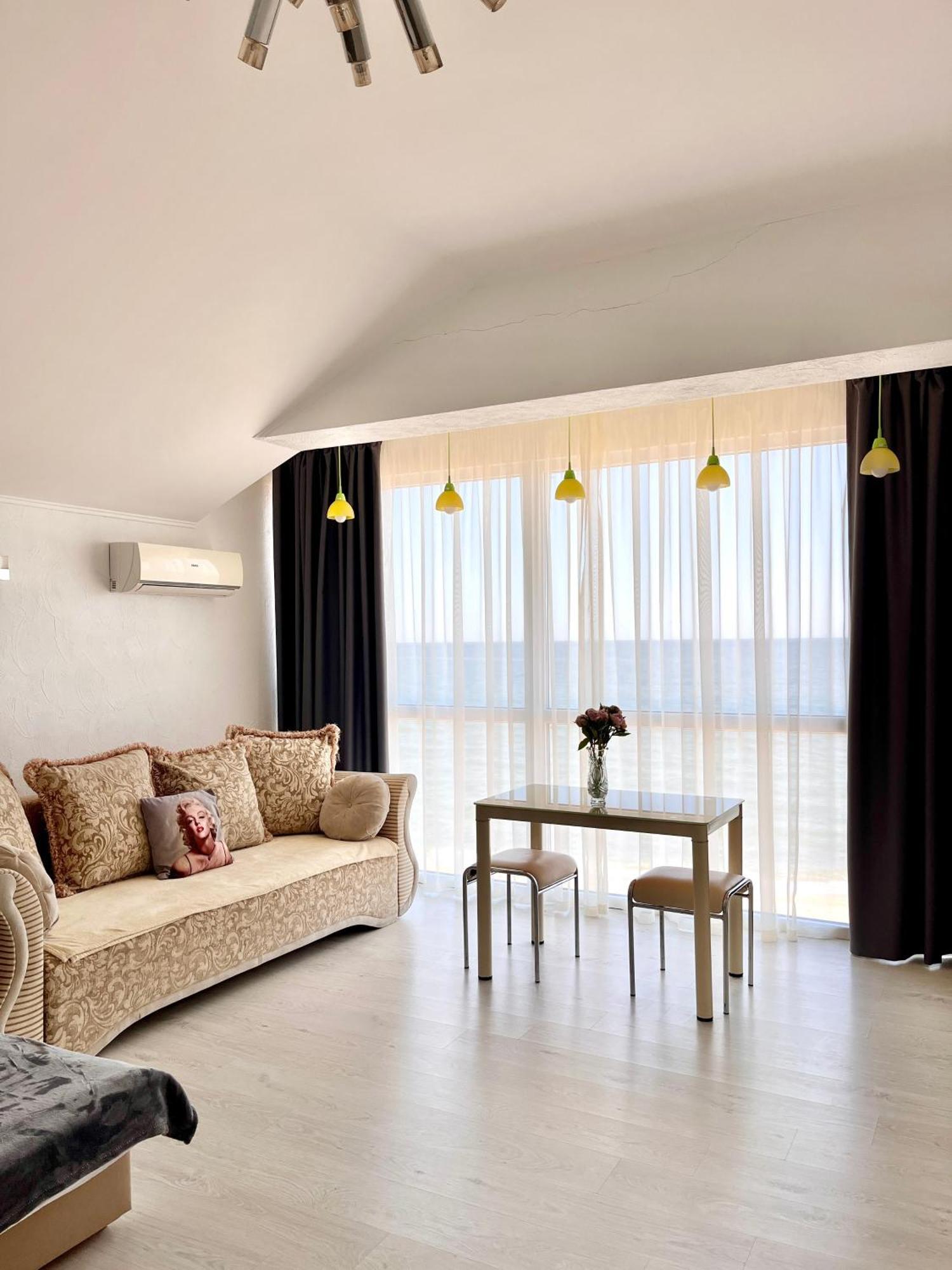 Done Kandybone Apartments Burlach'ya Balka エクステリア 写真